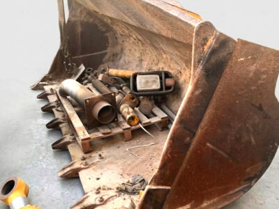 Komatsu WA470 Heavy-Duty Wheel Loader Bucket 424-70-32101